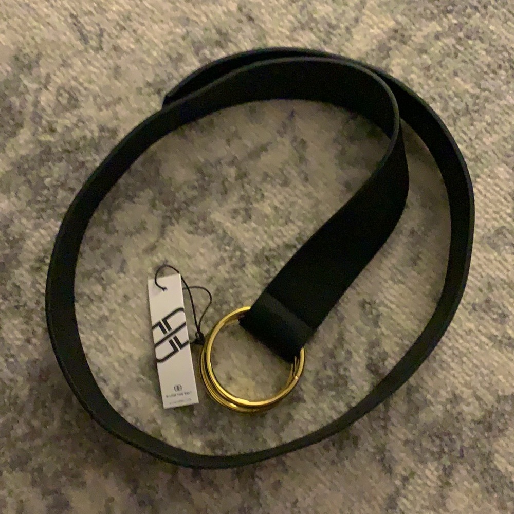 B-LOW THE BELT (black)